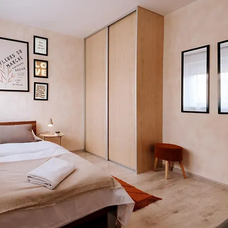 Kesta, Centrum, Free Parking Martin