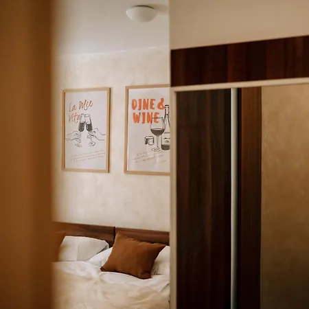 Kesta, Centrum, Free Parking Martin