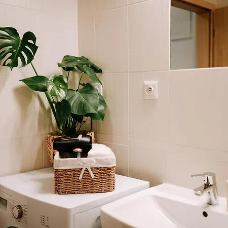 Kesta, Centrum, Free Parking * Martin