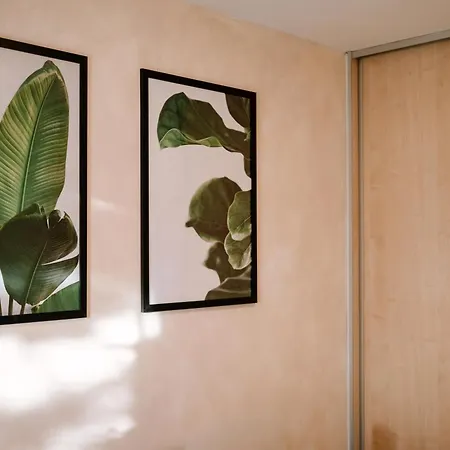 Kesta, Centrum, Free Parking * マルティン