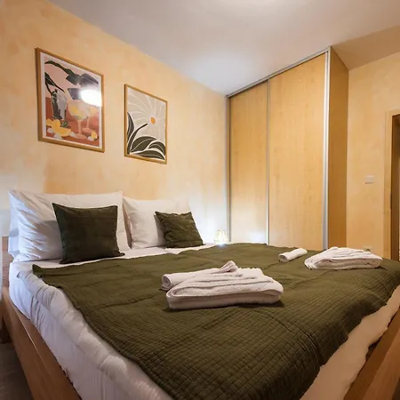 Kesta, Centrum, Free Parking Apartment *