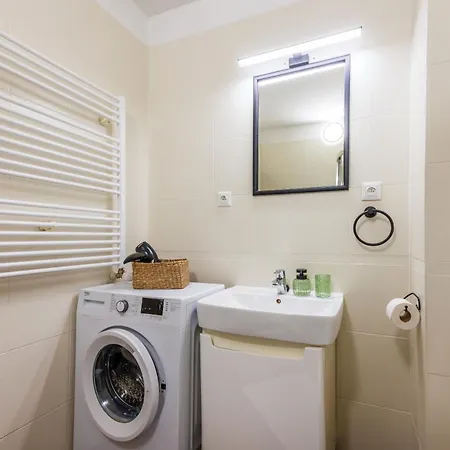 Kesta, Centrum, Free Parking *