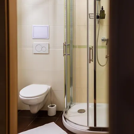 Kesta, Centrum, Free Parking * マルティン