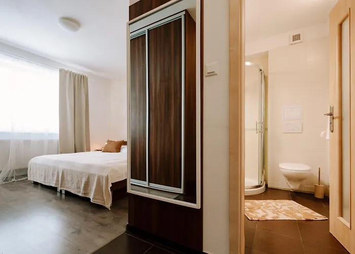 Kesta, Centrum, Free Parking *