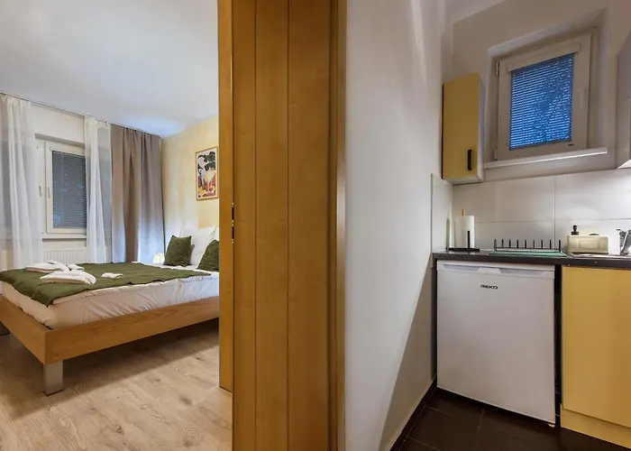 Kesta, Centrum, Free Parking *