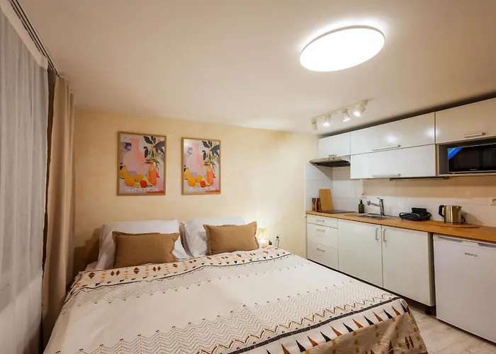 Kesta, Centrum, Free Parking * Martin