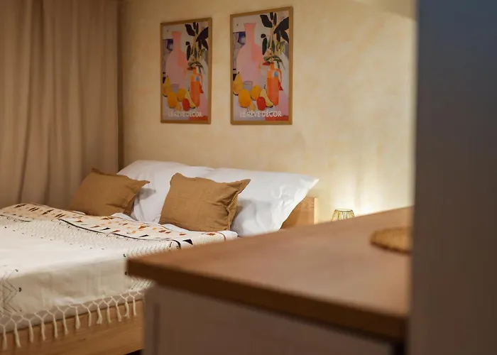 Kesta, Centrum, Free Parking *